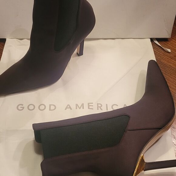 NIB Good American Chocolate Neoprene Chelsea Pointed Toe Women's 8 - Picture 4 of 12